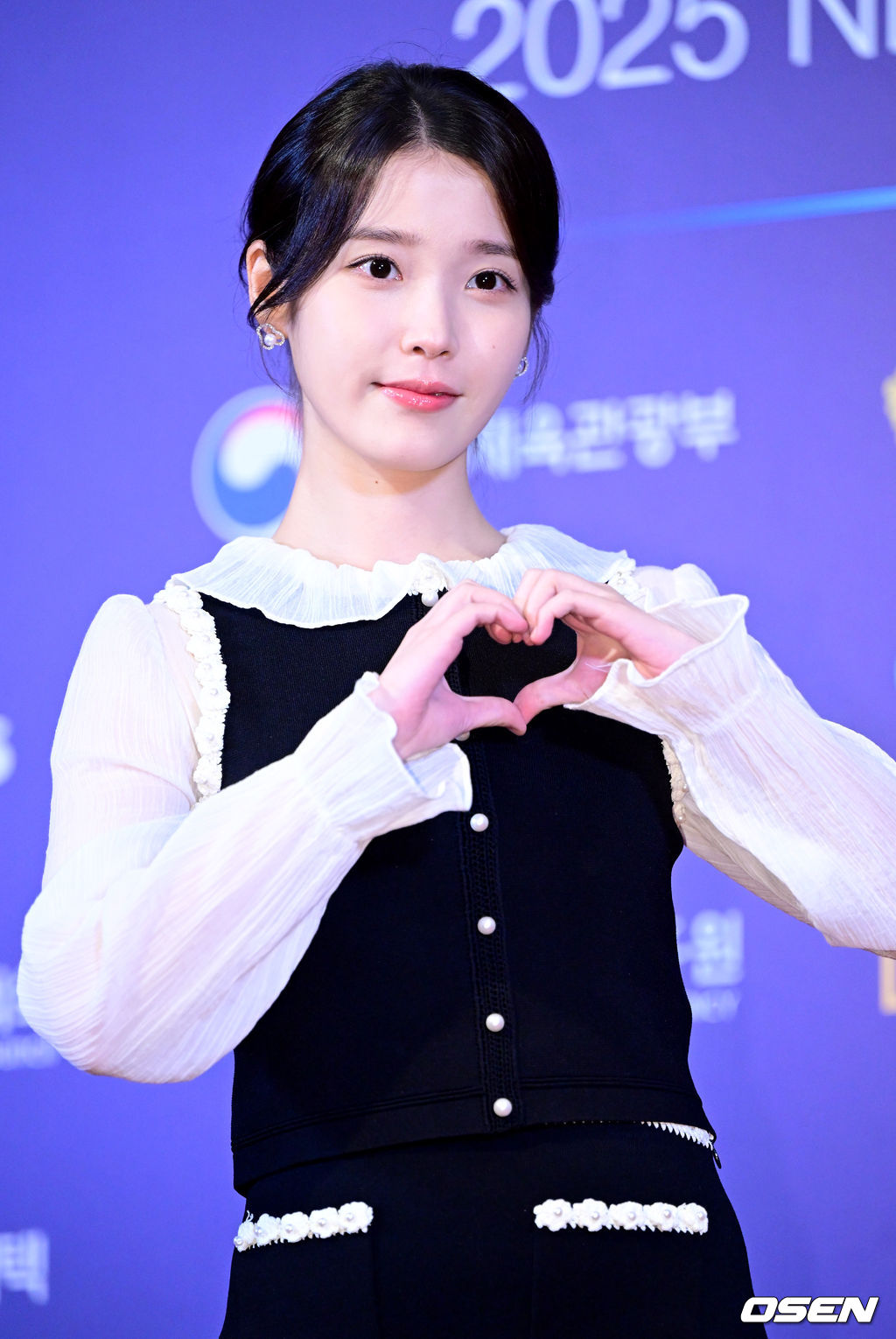 [사진]아이유, '<b>눈빛</b>까지 달달'