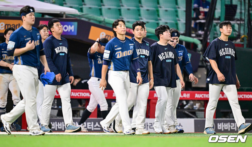 한화 충격 스윕패, '주루사' 김인환-'패전' 김기중 동반 2군행...'<b>시즌</b>아...