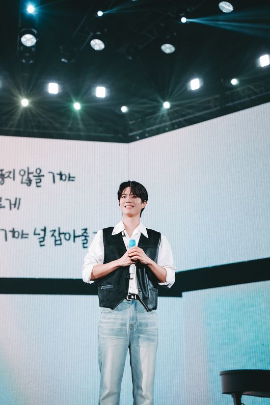 <b>박보검</b> 얼굴, 편식 없다…홍콩·자카르타도 푹 빠진 국보급 비주얼