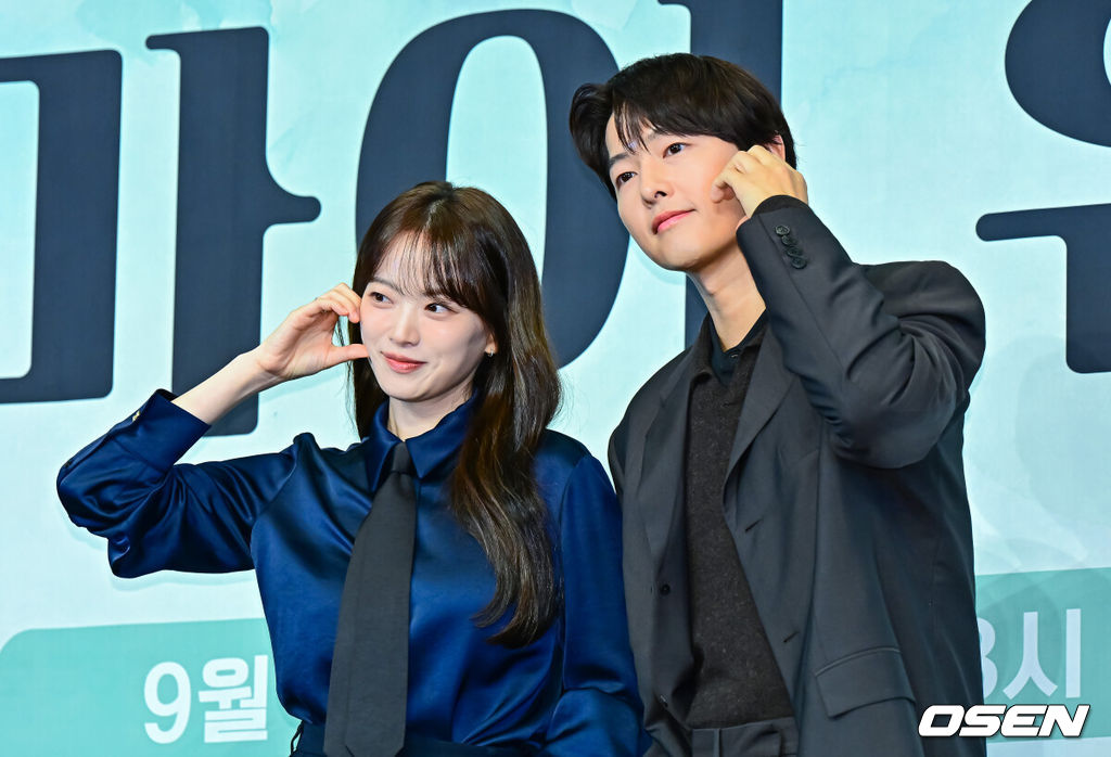 "얼굴합 만큼 케미 좋아"..<b>송중기</b><b>천우희</b>, 가을엔 <b>멜로</b>가 체질 (마이유...