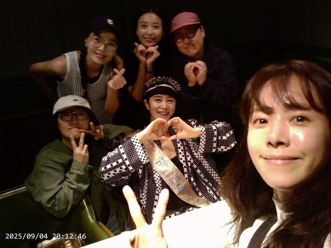 55세 <b>김혜수 생일파티</b>…한지민→한효주까지 미녀배우들 다 모였다