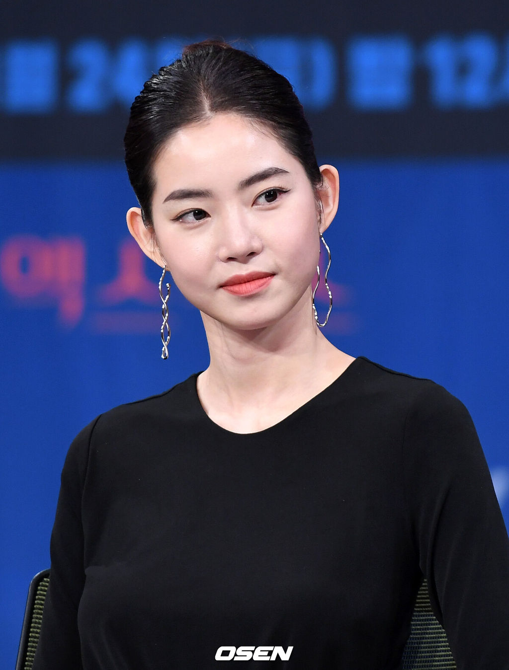 [단독] 황승언, '유역비 닮은꼴' 여동생<b>권율 결혼설</b> "제가 말할 부분...