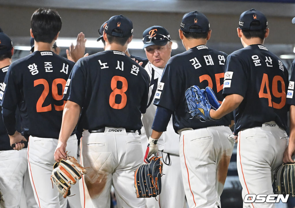 한화 1위 포기 못한다, 롯데 연이틀 완파→ LG와 4G차 유지…김경문 감독 "노시환 어제 이어 칭찬하고 싶다"