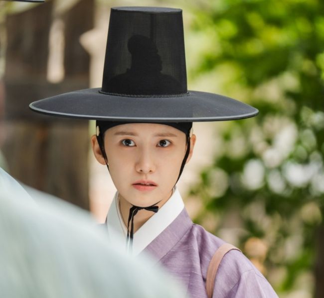 임윤아, 남장하고 궁 밖으로 나갔다..왕 <b>이채민</b>과 동행(<b>폭군의 셰프</b>)