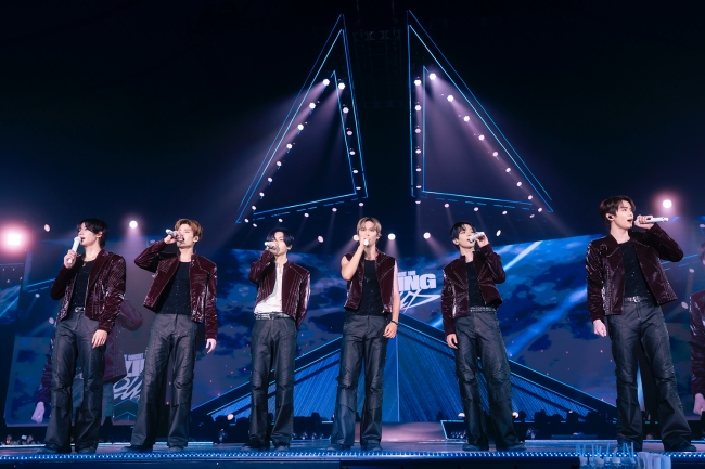 <b>라이즈</b>, K팝 보이그룹 최단기간 日 <b>도쿄돔 입성</b>[공식]