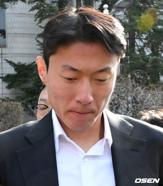 ‘집행유예 2년 유죄 확정→韓 대표 복귀 물건너 간’ <b>황의조</b>, 소속팀서...