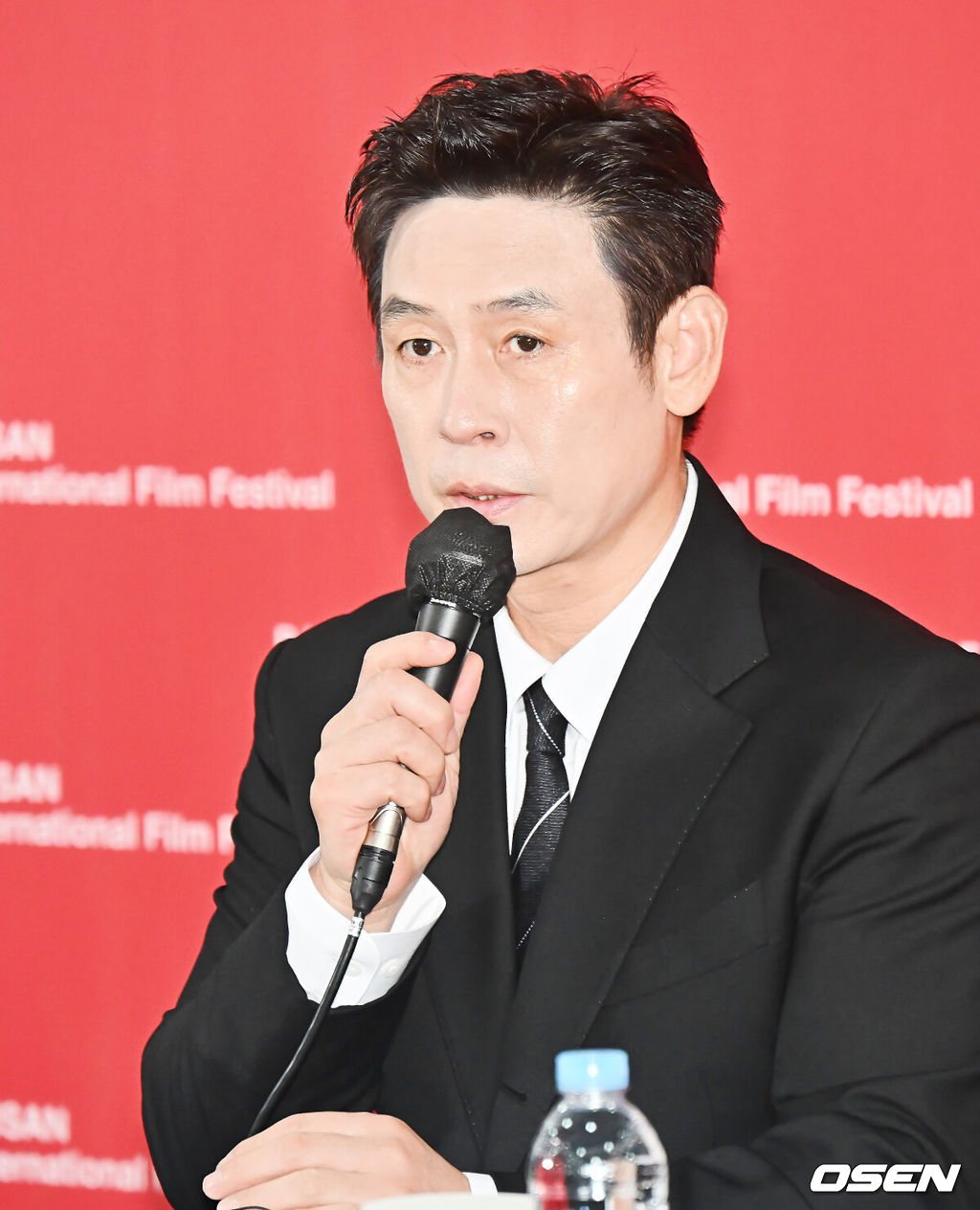 '<b>굿뉴스</b>' 설경구 "<b>변성현 감독</b>과 4번 연속 작품, 더 고민됐다" [30th BIFF]