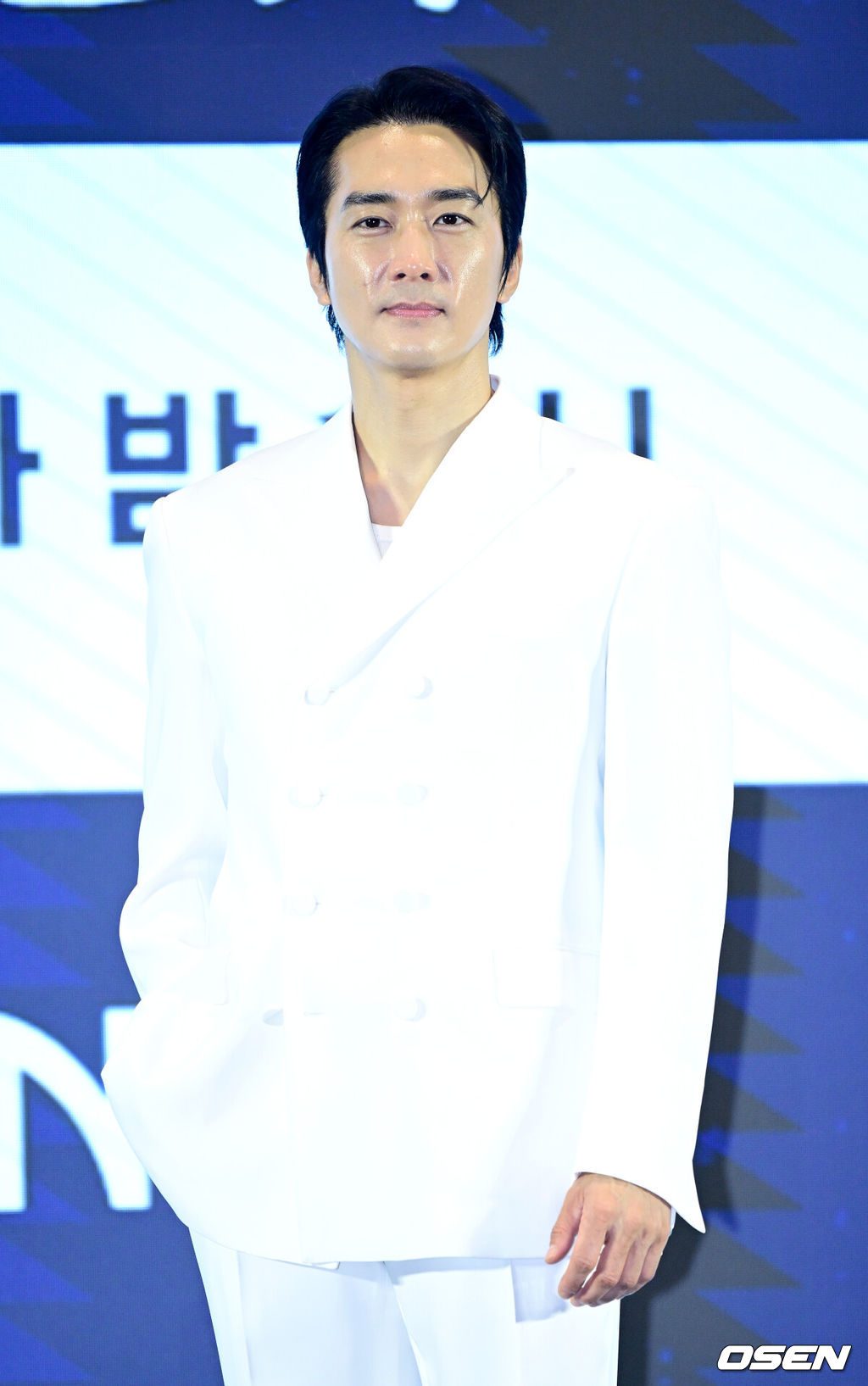 [단독] '<b>모친상</b>' <b>송승헌</b>, 깊은 <b>애도</b> 이어간다…'금스타' 인터뷰 일정 취...