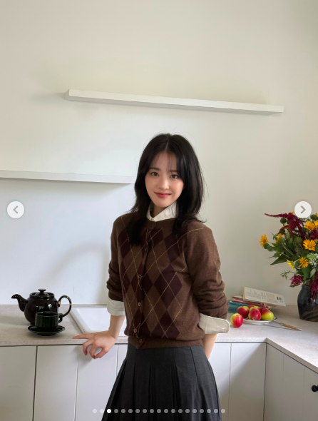 35세 <b>박보영</b>, 대학생인 줄..세월 비켜가더니 ‘가을 여신’ 등극