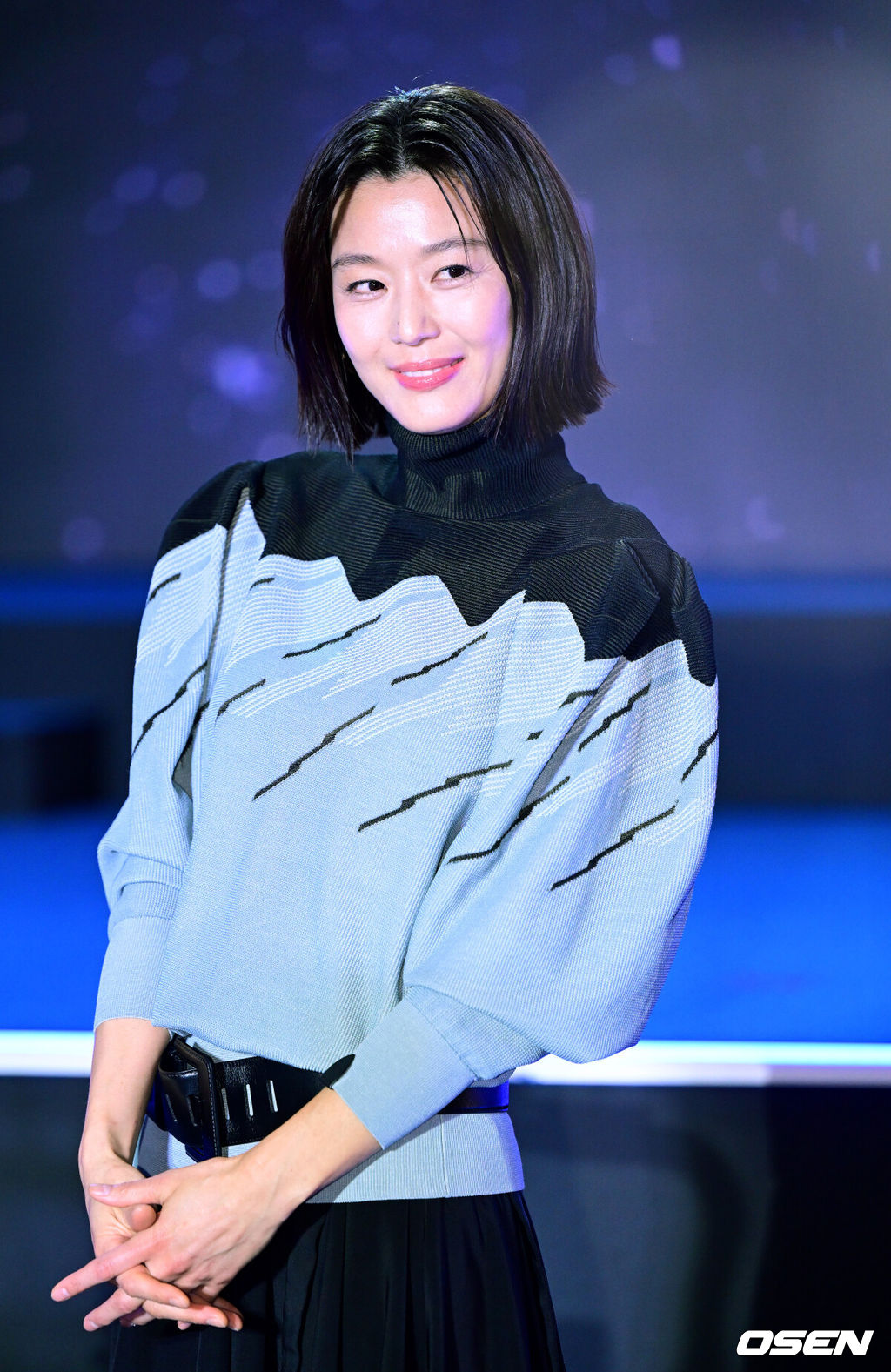 <b>전지현</b> 측 "'<b>북극성</b>' <b>혐중 논란</b> 탓 광고 취소 사실무근, 일정 연기일 뿐...