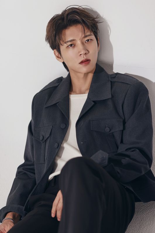 인피니트 남우현, 여장 후 여성밴드 입단..<b>뮤지컬</b> '<b>슈가</b>' <b>캐스팅</b>