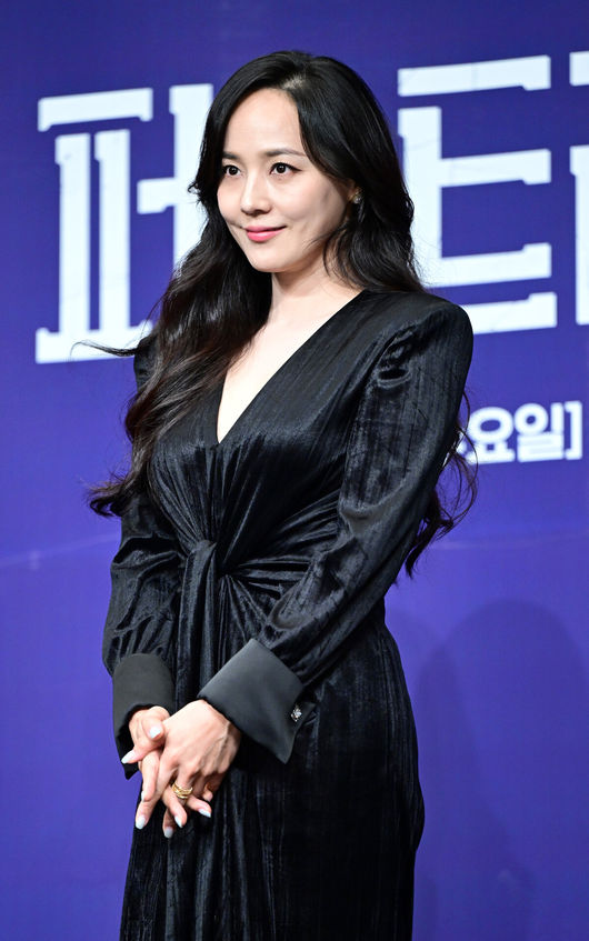 ‘<b>퍼스트레이디</b>’ 감독 “정치NO, 이건 <b>멜로</b>”..<b>유진</b> “<b>멜로</b>라 생각안해...