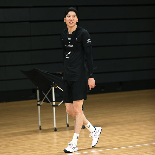 "올해는 도전자의 마음으로" <b>현대캐피탈</b> 캡틴 <b>허수봉</b>, 통합 2연패 정조...