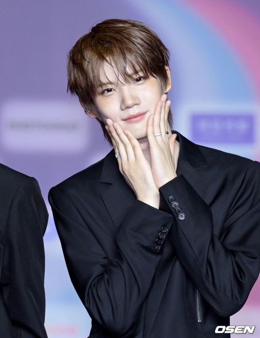 <b>클로즈 유어 아이즈 켄신</b>, <b>대상포진</b>으로 활동 중단.."입원 치료 예정" [...