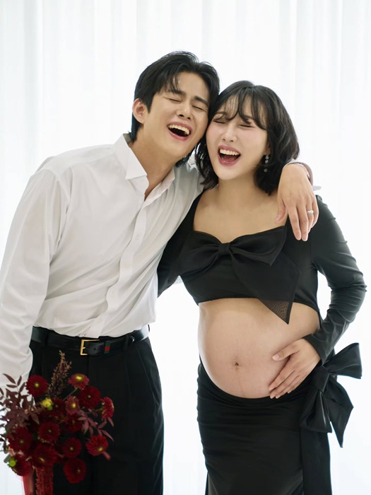 [단독] <b>손민수</b><b>임라라</b>, <b>쌍둥이</b> 남매 출산…'우아기' 아닌 '엔조이커플...