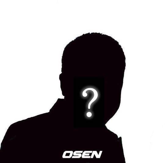 “차 뒷좌석에서 뭐했냐”..<b>아이돌</b> 커플 <b>협박</b>한 <b>렌터카 사장</b>, 집행유예...