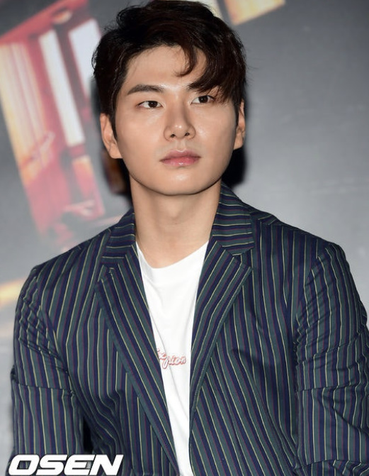 잘 나가는 <b>이이경</b>, '<b>사생활</b> <b>논란</b>' 찬물..19금 <b>사생활</b>SNS 무슨 일? [핫피플...