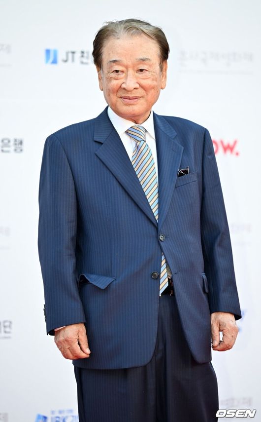 “회복됐길 바랐는데” <b>이순재</b>, <b>건강 악화</b> 맞았다..1년 만에 전해진 상...