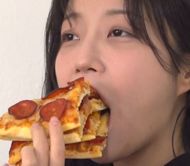 <b>쯔양</b>, 3만 7천 칼로리 '폭식' <b>먹방</b>...일일 권장 칼로리 18.5배 괜찮나 ('...
