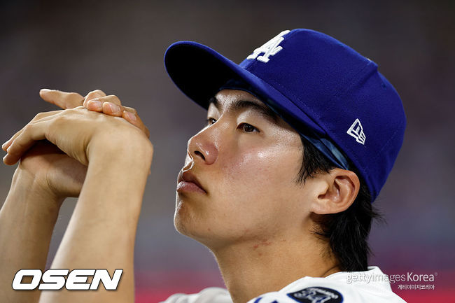 ‘충격’ 18이닝 <b>벤치</b>워머 <b>김혜성</b>, 4차전도 선발 제외다…<b>로버츠</b> 고집 ...