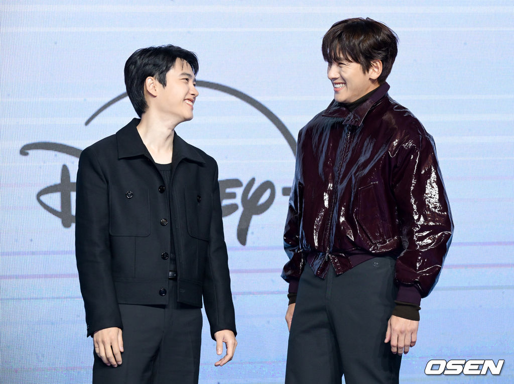 [사진]<b>도경수</b>-<b>지창욱</b>, 케미 좋은 '<b>조각도시</b>'