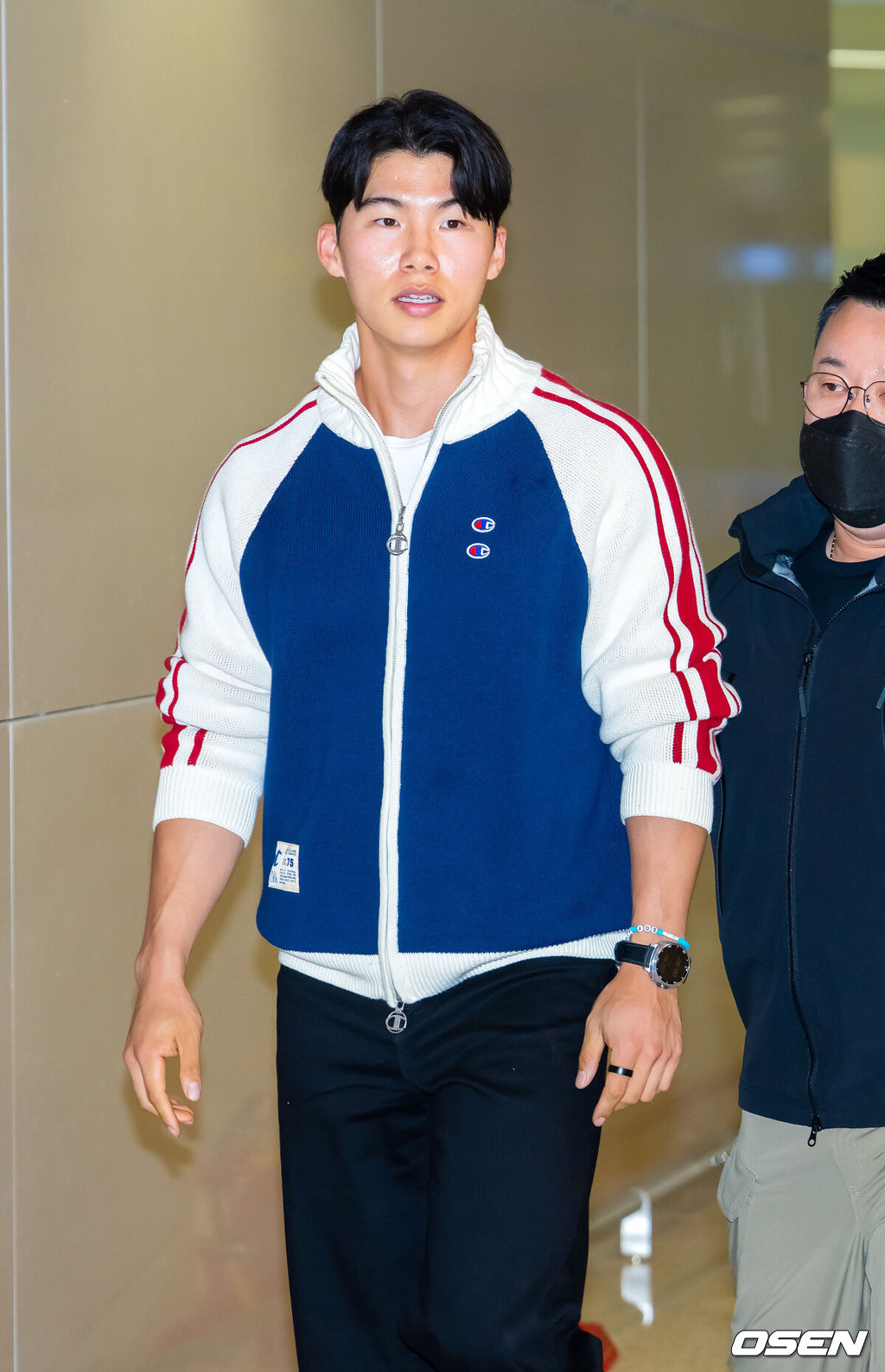 ‘충격’ <b>김혜성</b> 인터뷰 거부 사태, 금의환향 현장 왜 한동안 정적 흘렀...