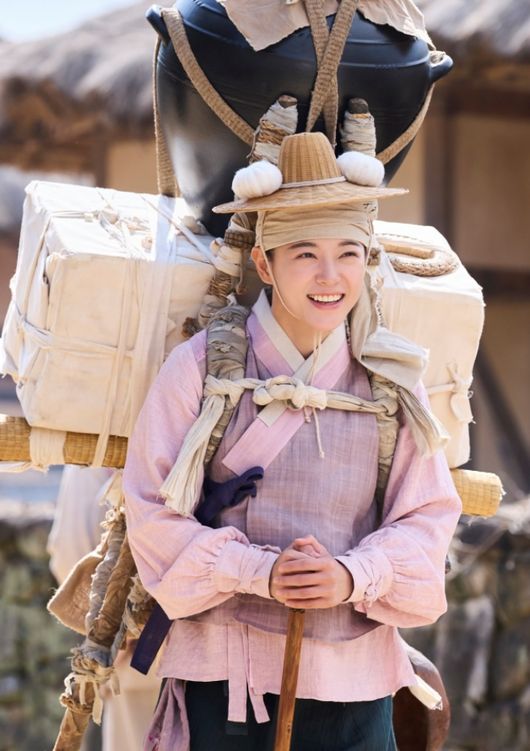 부보상 된 <b>김세정</b>, 남장부터 양반 아가씨까지...'<b>이강달</b>' 첫 사극 신고식...