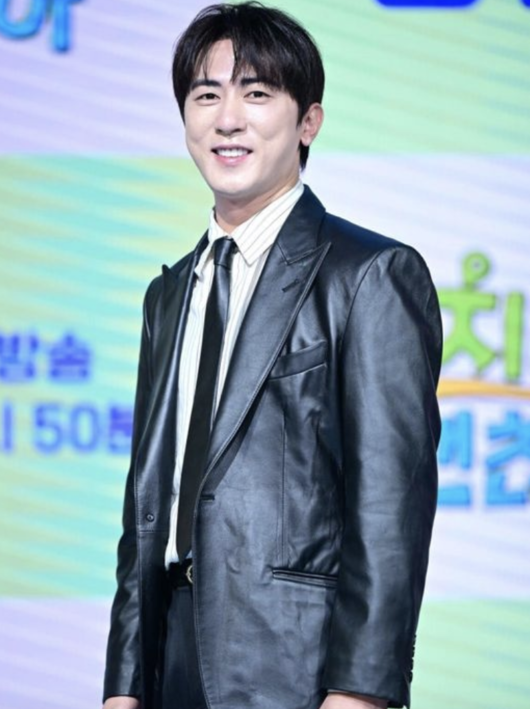 <b>김원훈</b> '<b>스타병</b>' <b>논란</b>에 지각까지? 신동엽 "대신 사과하겠다" ('짠한형'...
