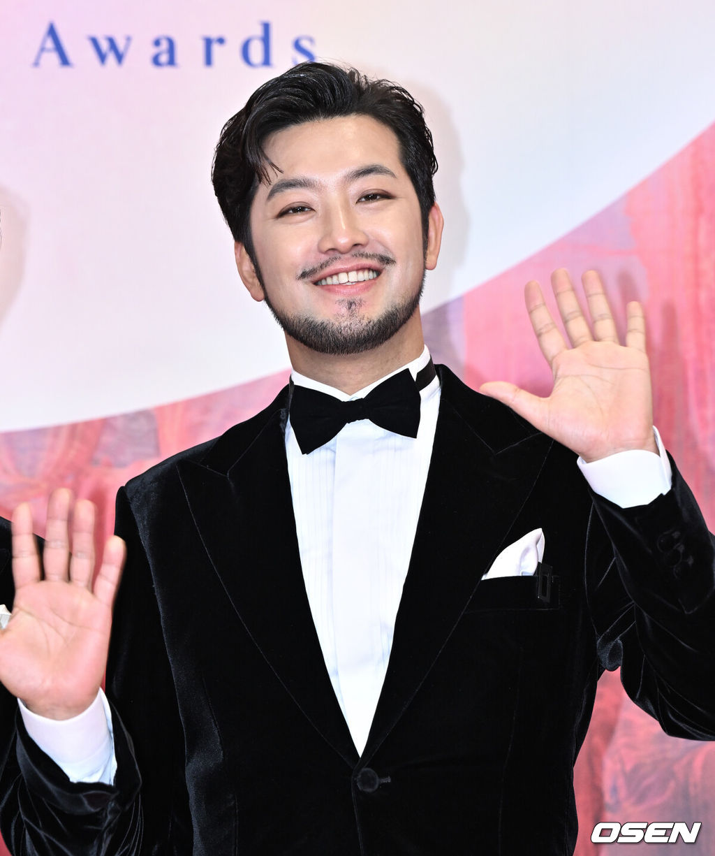 아핫뉴스 | 침착맨 귀멸의 칼날 라이브