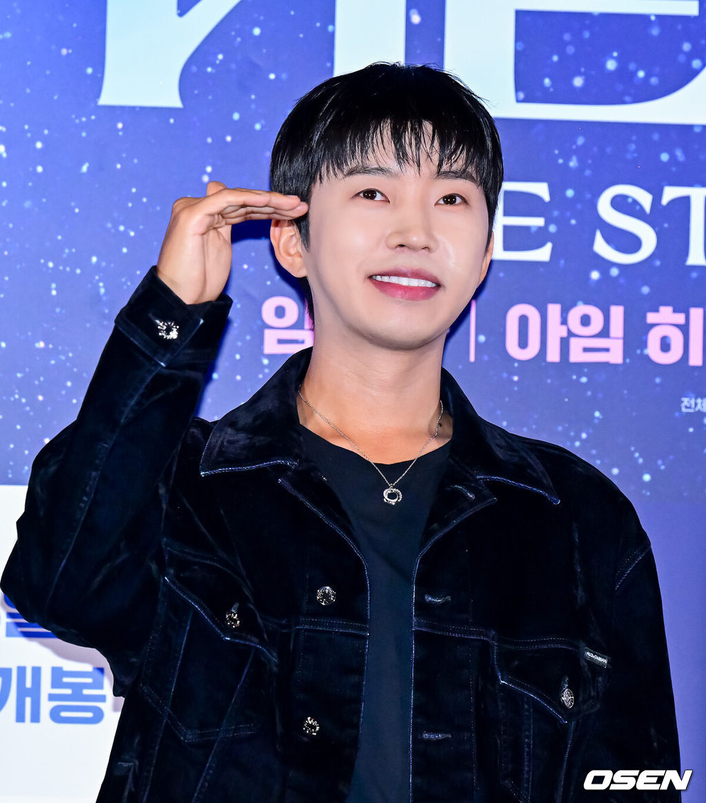 <b>임영웅</b>, <b>콘서트</b> <b>티빙</b> 독점 생중계 "더 많은 분들과 함께 하기 위해" [공...