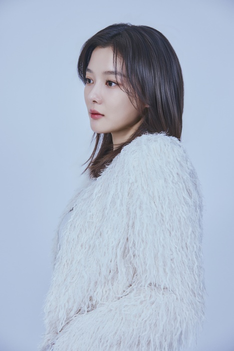 '<b>친애하는</b> X' <b>김유정</b> "김도훈과 데뷔 첫 열애설…순수하고 맑은 사람" [...