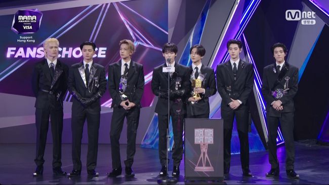엔하이픈·<b>라이즈</b>, <b>팬스초이스</b> 수상…"홍콩 화재 참사 피해자 위로" [20...