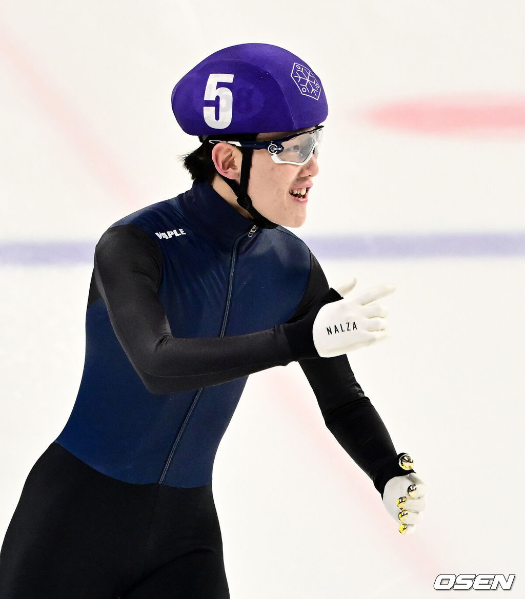 '대충격' 설마했던 <b>500m</b>에서 또! <b>쇼트트랙</b>, 올림픽 출전권 3장 확보 '빨간...