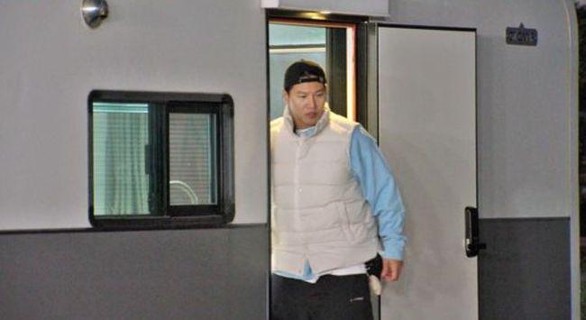 '<b>결혼</b>' <b>김종국</b>, 아내 보고 싶어서 어쩌나..통영 숙소서 하룻밤(<b>런닝맨</b>...