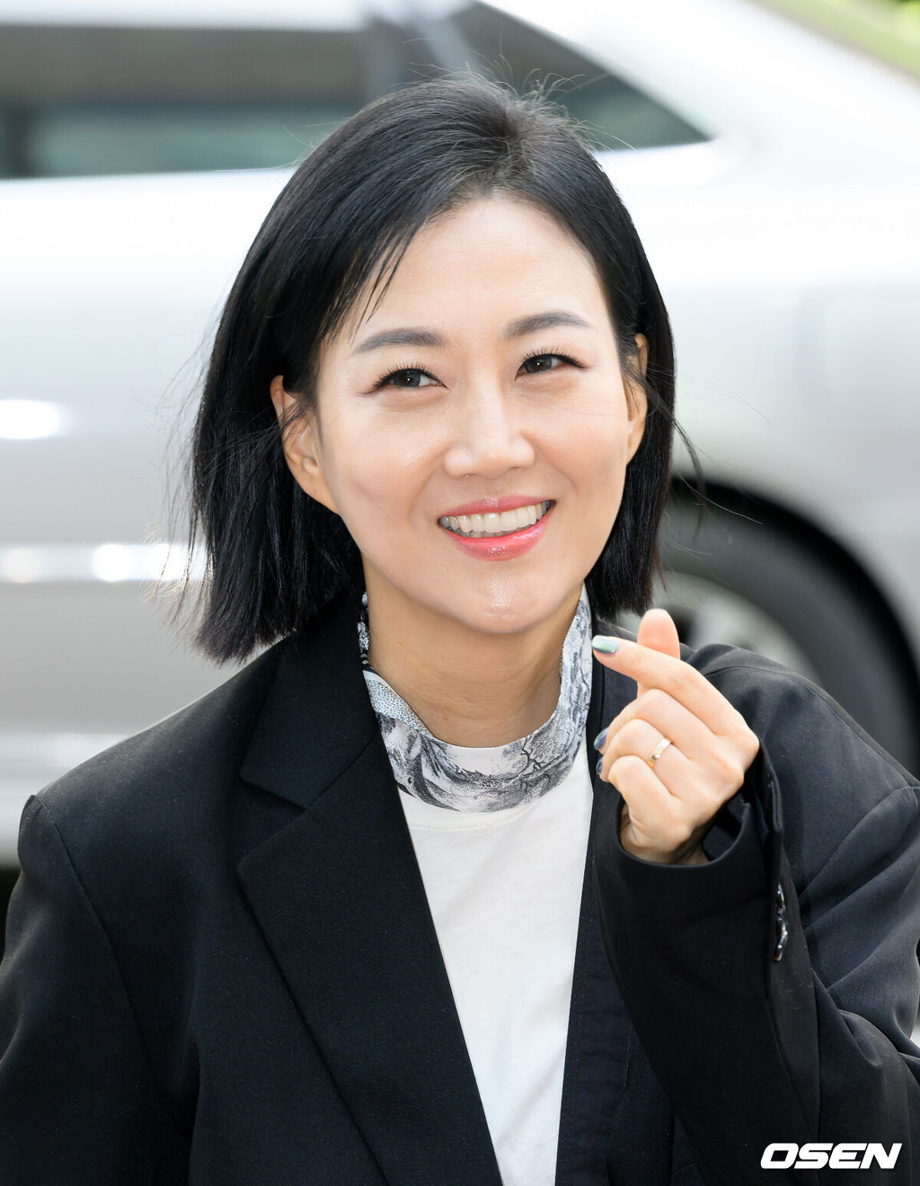 ‘120억 펜트하우스’ <b>장윤정</b> 미담...30년 무명가수 결혼에 화환과 축의...