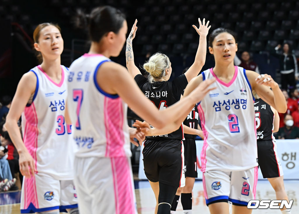 [사진] <b>김소니아</b>, 짜릿한 <b>역전승</b> 환호