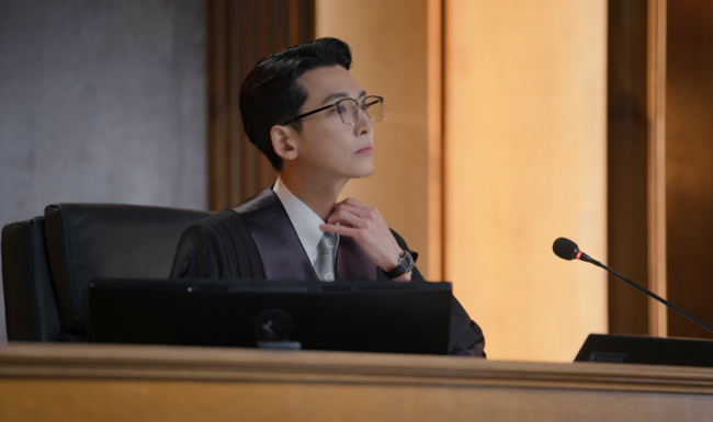 '<b>프로보노</b>' <b>정경호</b>, 대법관 후보감이었는데..문제적 판사 낙인?