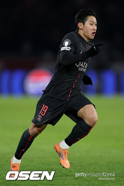 '<b>선발 출전</b>' <b>이강인</b>, 슈팅 2회로 번뜩였다.. <b>PSG</b>, 렌 5-0 격파→선두 랑...