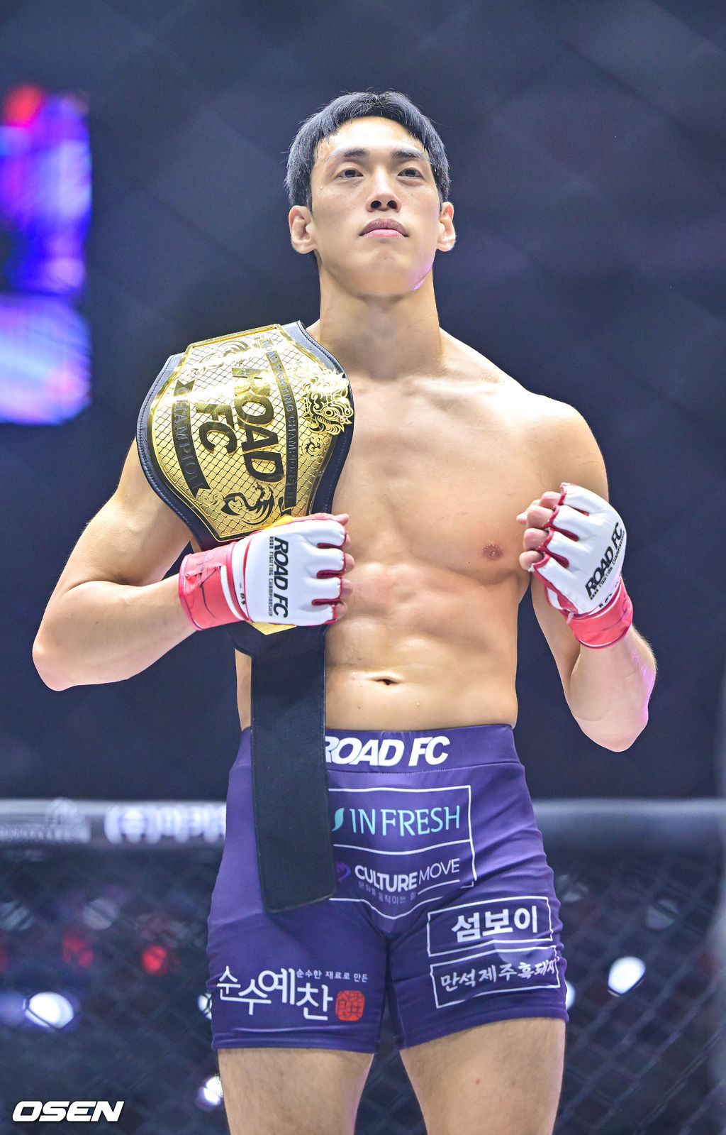 [사진]로드FC <b>웰터급</b> 초대 <b>챔피언</b> 오른 <b>윤태영</b>