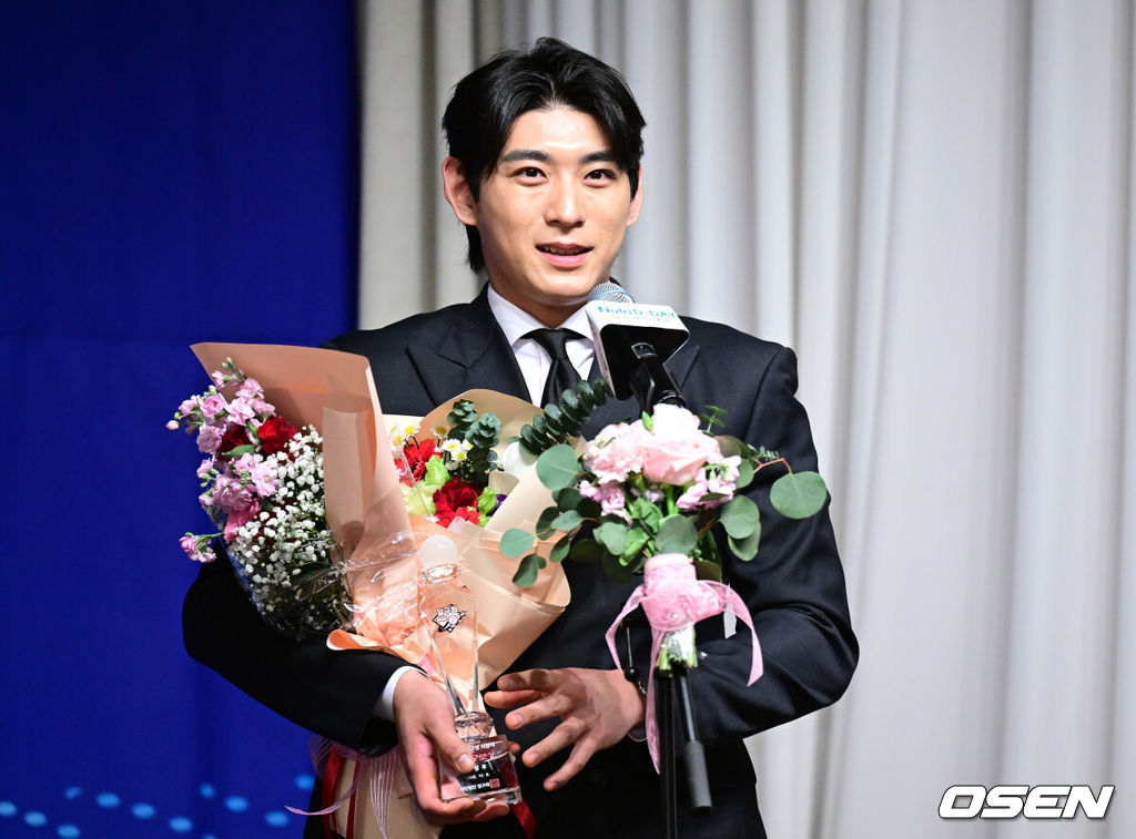 ‘韓日 라이벌·지구 라이벌’ <b>이정후</b>는 <b>오타니</b>를 어떻게 생각할까 “처...