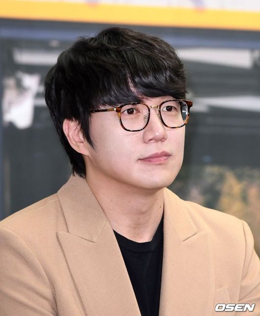 <b>성시경</b>, '횡령' 혐의 前 <b>매니저 선처</b>..불송치 결정 [핫피플]