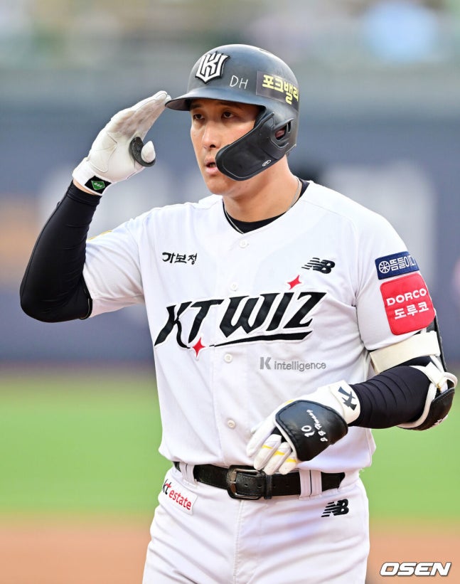 “협상 조율도 없었다, 시간을 갖겠다더니…” 황재균 은퇴 왜 충격인가, 박수칠 때 떠나기로 결심한 '2200G 철인'