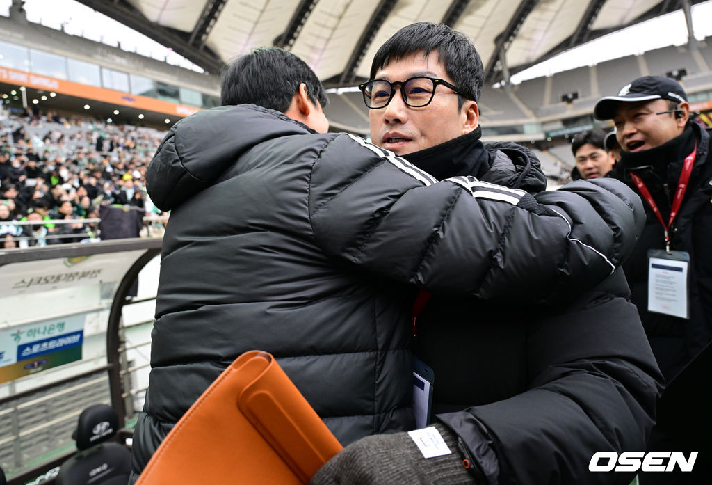 ‘2년 연속 승격 불발’ <b>수원</b>삼성, K무리뉴 <b>이정효</b> 감독이 가면 바뀔까...