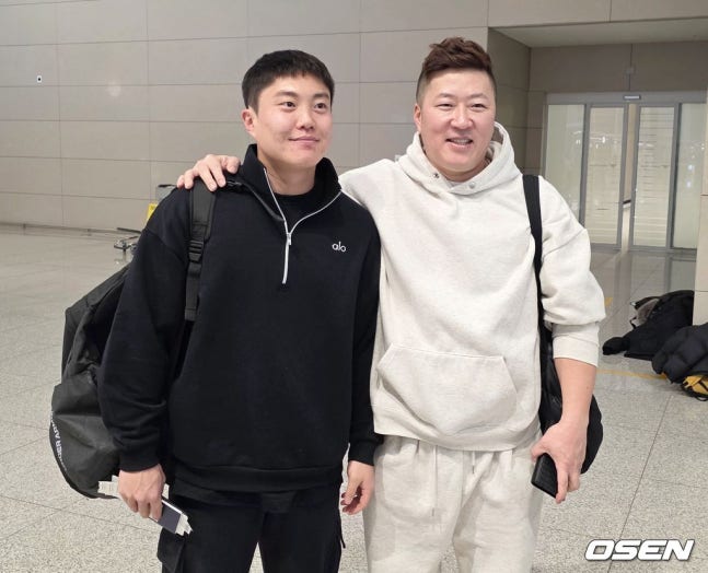 34번 되찾은 최형우, 전병우 위한 선물은 ‘고급 시계도 명품 가방도’ 아니었다 [오!쎈 인천공항]