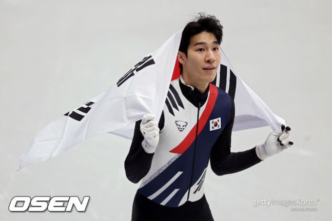 '폭탄 선언→태극마크 반납' 황대헌, 이대로 침묵 아니다..."곧 입장문 발표할 것" 린샤오쥔·반칙 논란 '정면 돌파' 예고