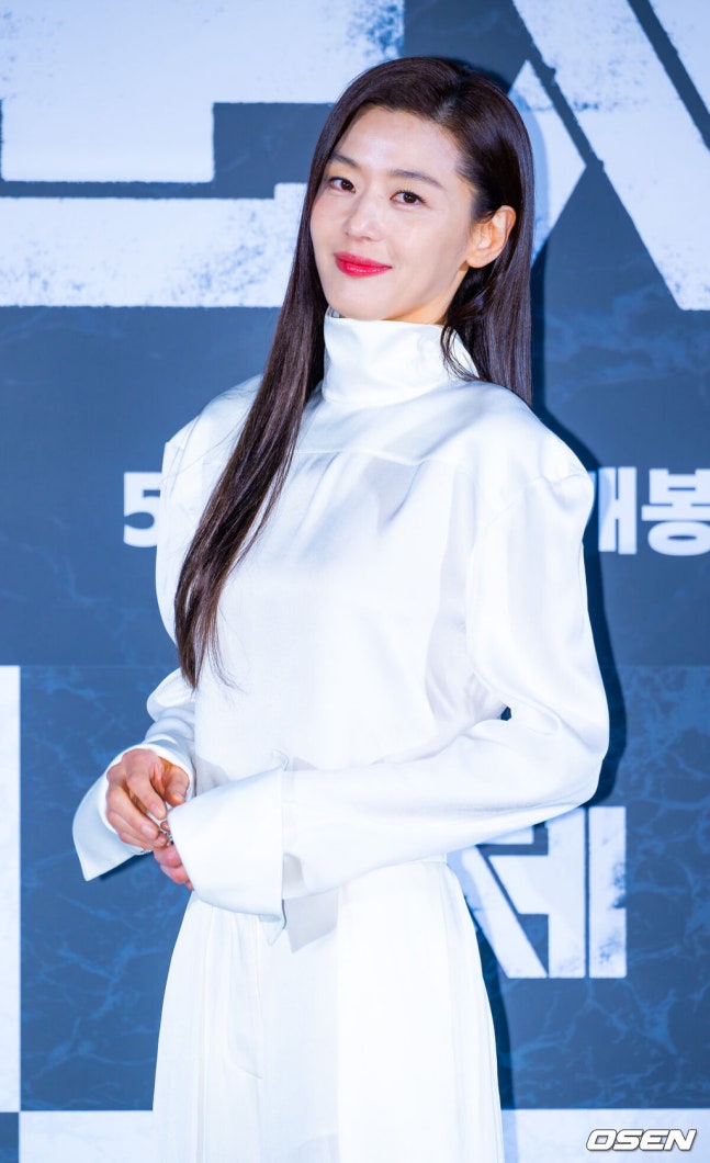 全智賢攜《群體》獲第79屆坎城影展官方邀請 劇中領導角色引期待