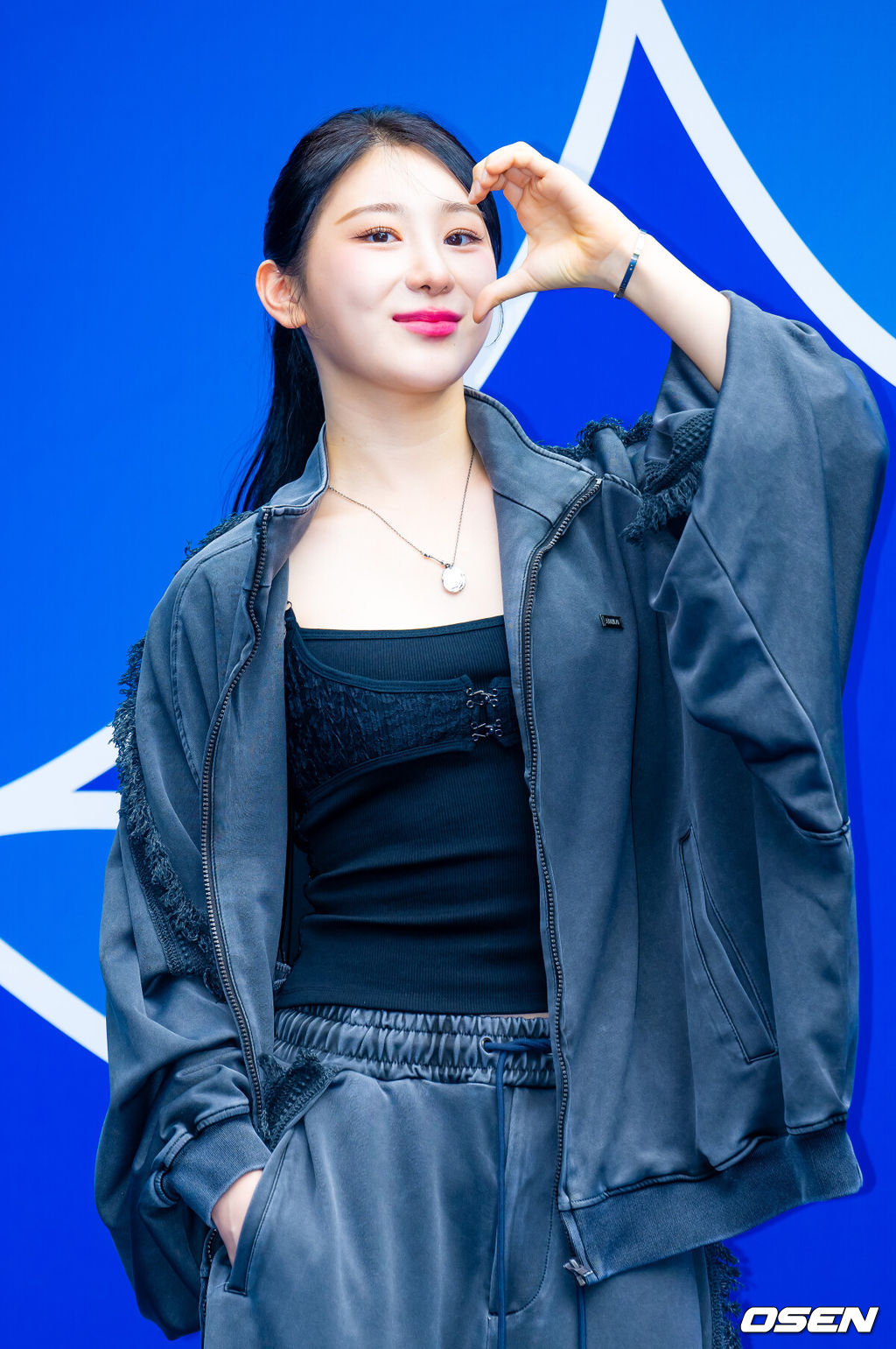 <b>이채연</b>, '탈모설'에 결국 머리 심었다 "흑채 다 지워져..거금 들여 <b>모발</b>...