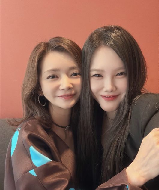 '50대' <b>김현정</b>·장서희, 사뭇 달라진 얼굴…과한 보정에도 반가운 투샷