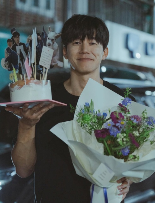 韓 넷플릭스 1위 '<b>참교육</b>', 김혜수도 공개 응원...김무열 SNS 불꽃 러시