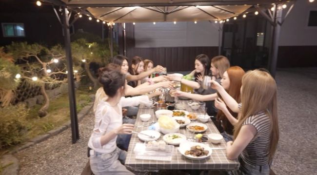 전소미 미성년자였는데..아이오아이, 10주년 뒤풀이엔 맥주 파티 '깜짝...